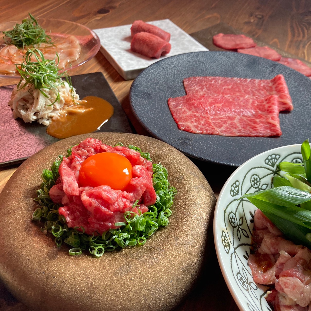 「本日推薦」套餐　8,000円：嚴選和牛的高級套餐