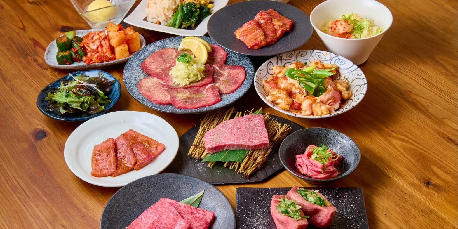 「肉師的極致」套餐 15,000円:包含頂級和牛菲力的肉師嚴選至福套餐