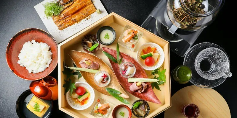 [Lunch Only] Kaiseki Course with a Seasonal Hassun Assortment of Obanzai and Whole Conger Eel Rice (7 Courses)
