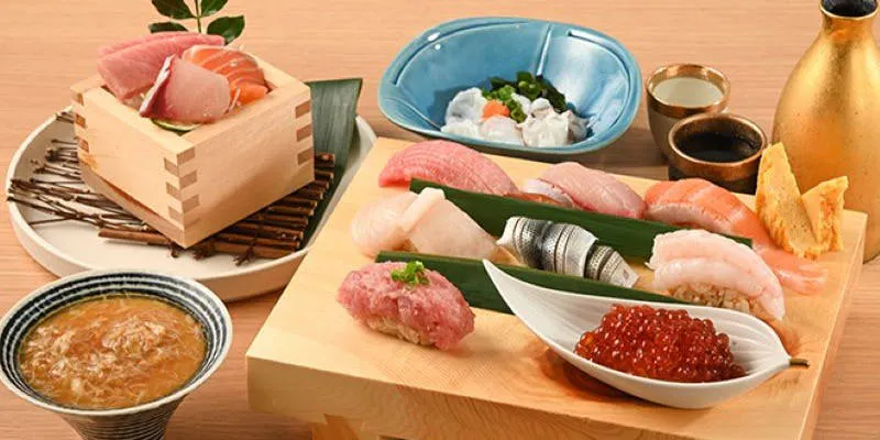 Sushi Course: A selection of exquisite dishes such as assorted sashimi and chawanmushi, enjoyed alongside exceptional sushi crafted with refined technique