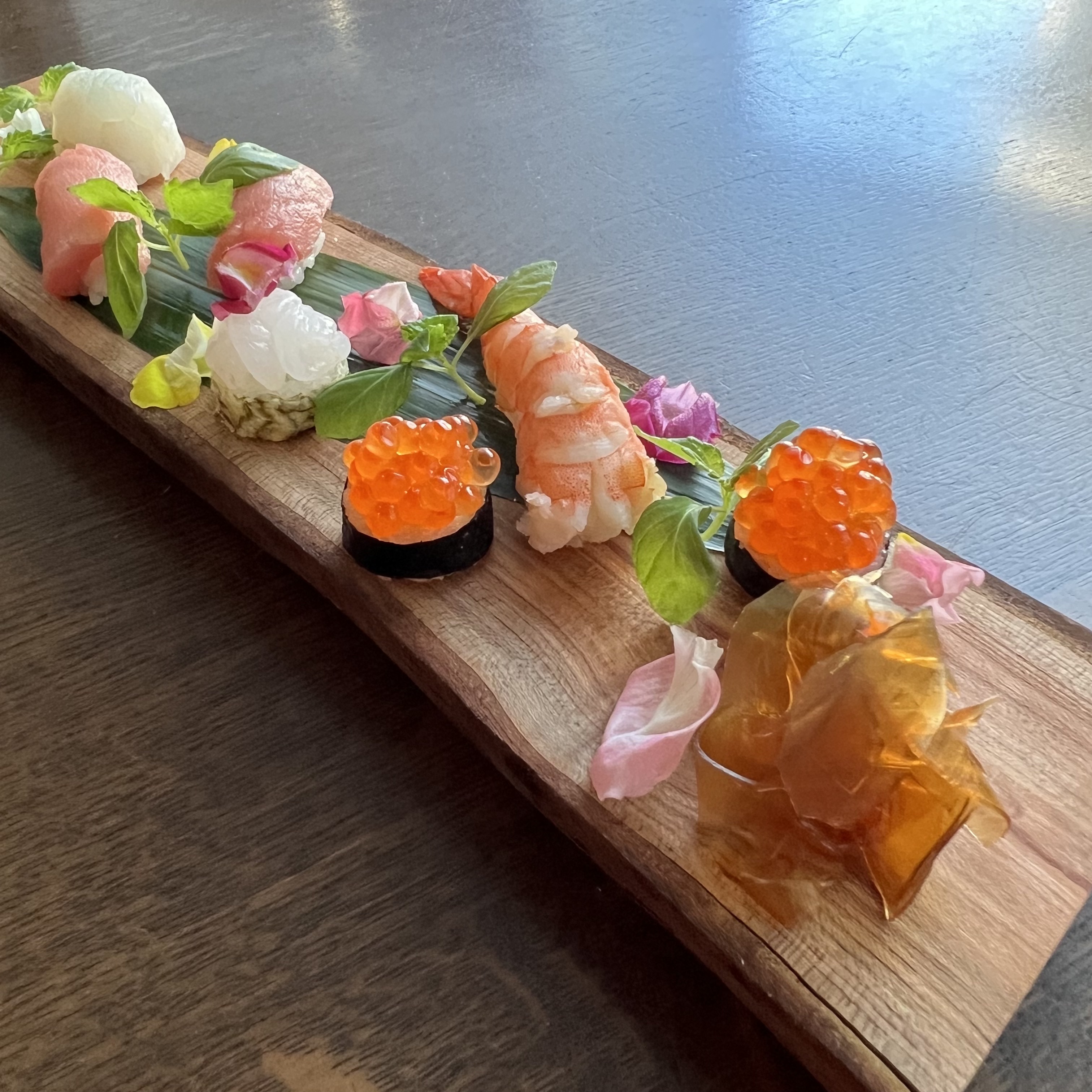 [24th Anniversary Sushi Menu Week] With our heartfelt gratitude, we are offering a special menu featuring a sushi hors d'oeuvre added to the course. 10/16〜10/31