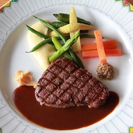 牛排晚餐（牛排120g） ※＋2,200円可将主菜更改为配鹅肝酱