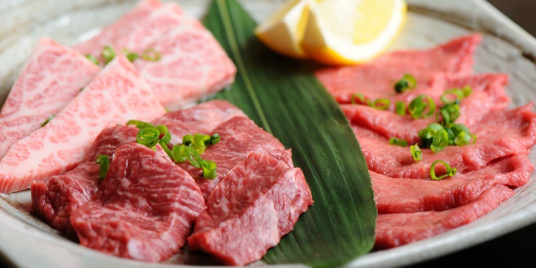 【定番7000円コース】オススメ肉盛り合わせを1ランク上の上質肉で＋生ビール含む2h飲み放題付