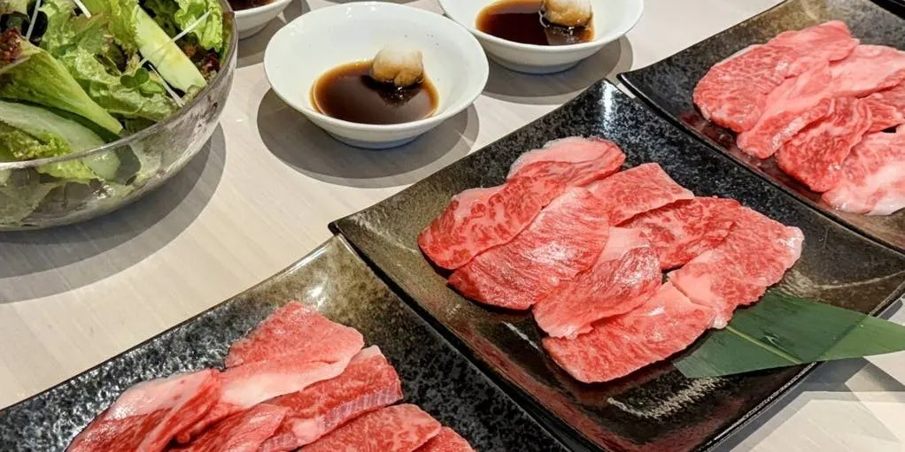 마츠사카 소 암소 A5 갈비 세 가지를 맛볼 수 있는 만끽 코스 전9품