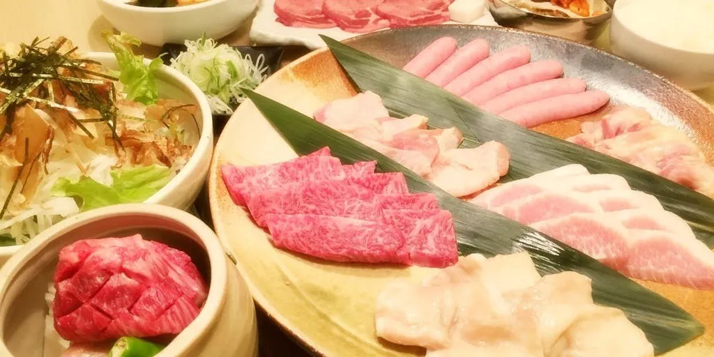 【先嚐課程】牛雜、和牛里脊肉、雞肉等共9道菜品