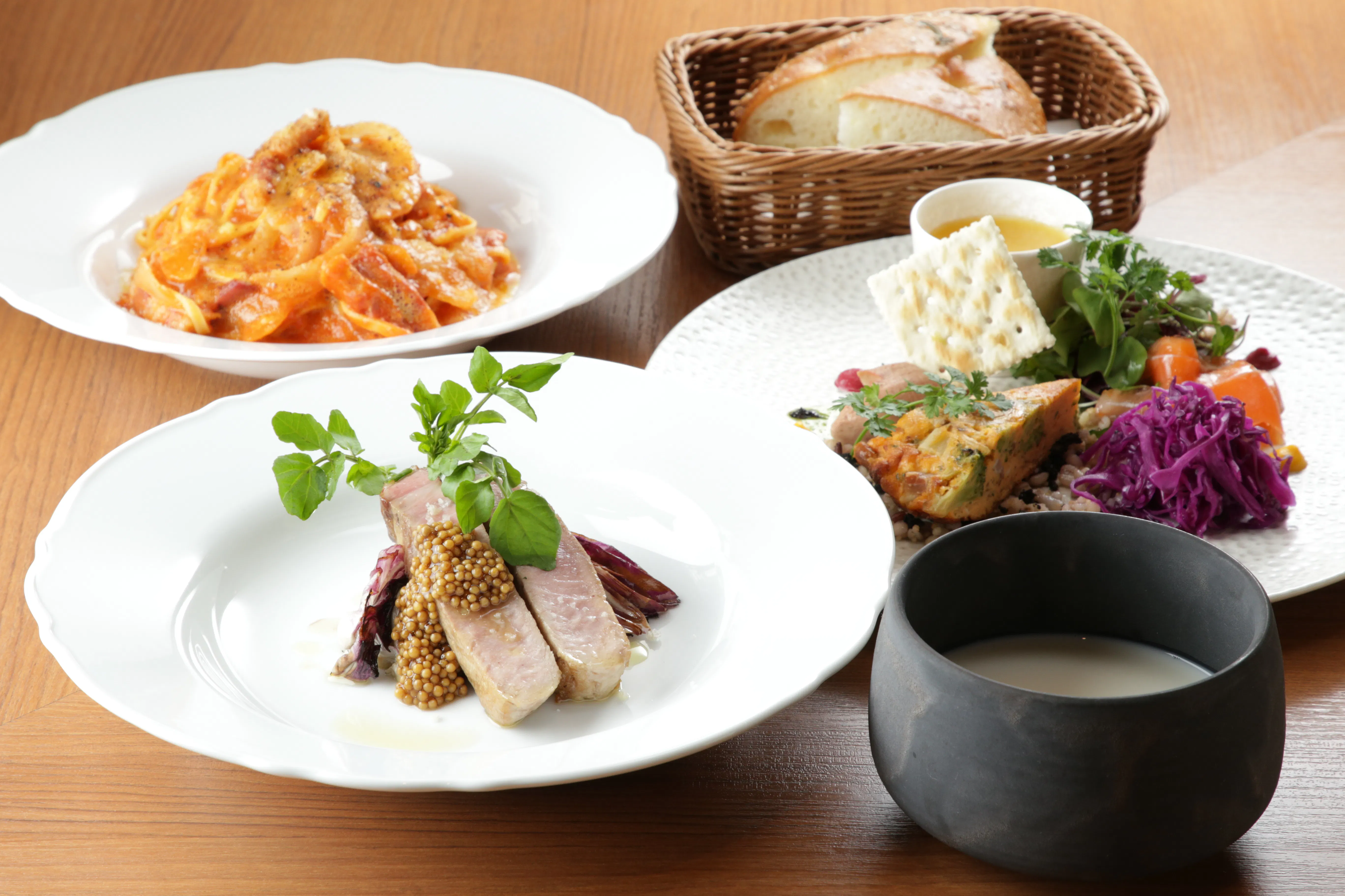 【ランチコース】ワンドリンク付・前菜盛りやメインのついたお得な全6品　3,000円コース