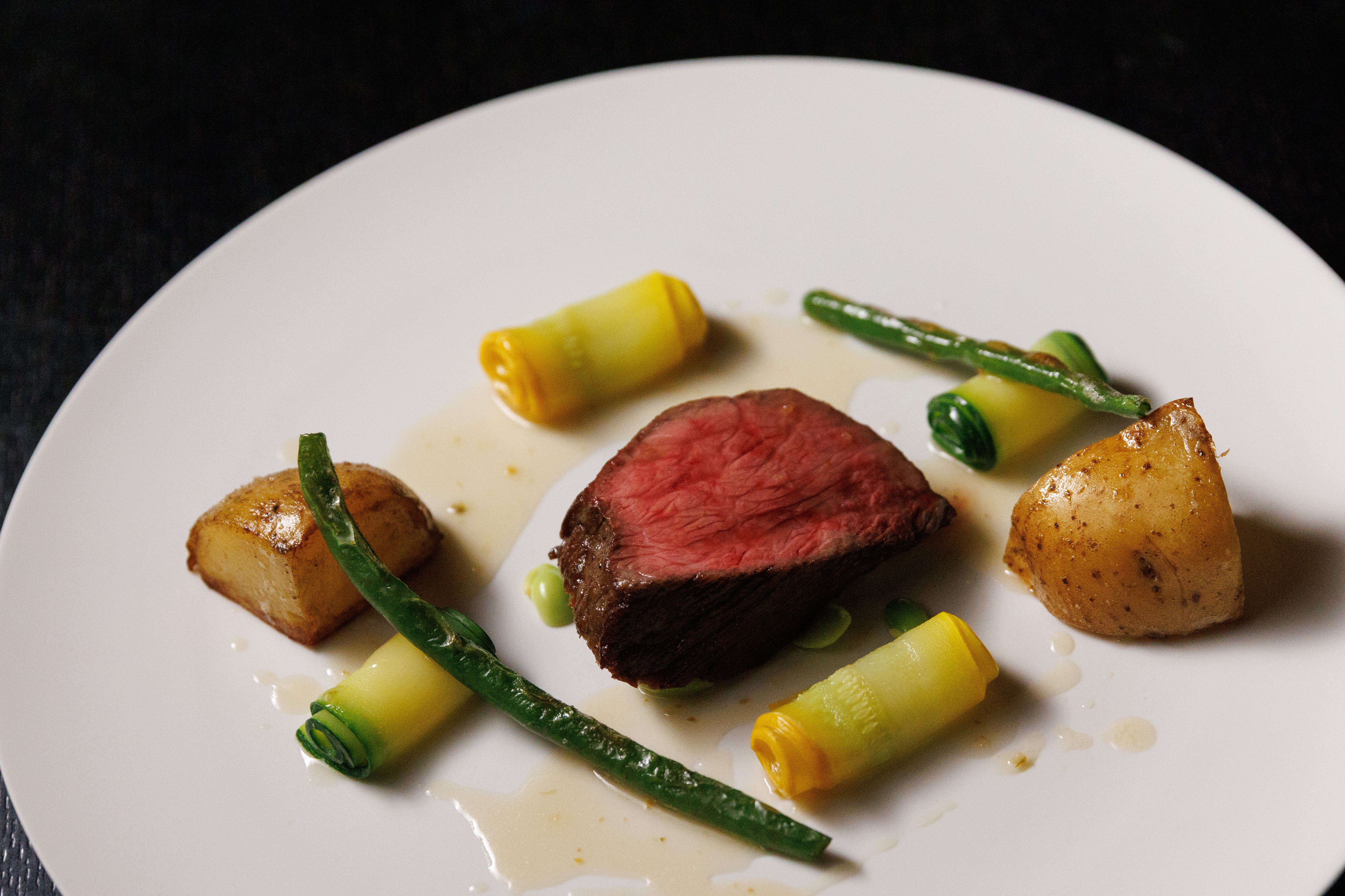 【Viande 코스】아뮤즈, 전채, 파스타 or 리소토, 육류 요리, 디저트（전 5품）