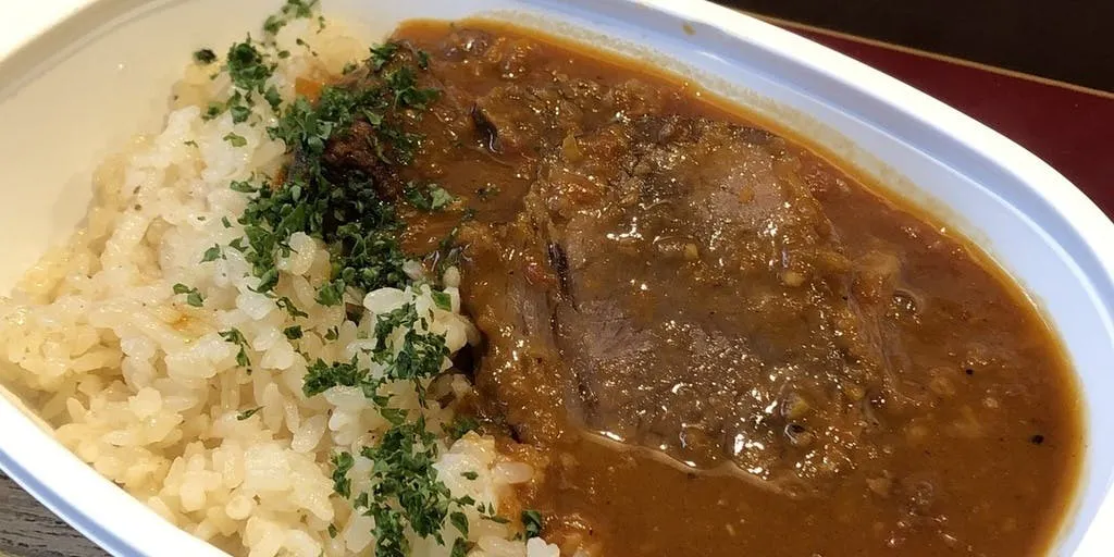 シノン （CHINON）