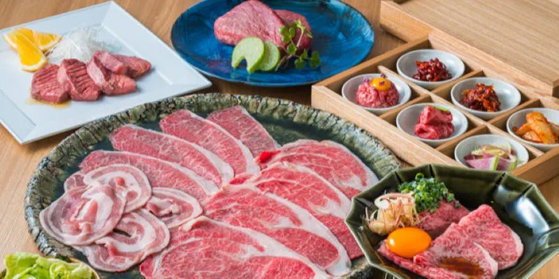 We offer a course featuring 13 carefully selected items that showcase our pride and delight in healthy meat-wrapped vegetables from a directly managed butcher shop.