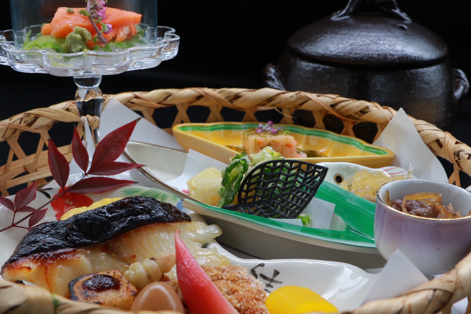 【1日五食限定午餐】獻上四季恩惠 附季節土鍋飯的竹籠御膳