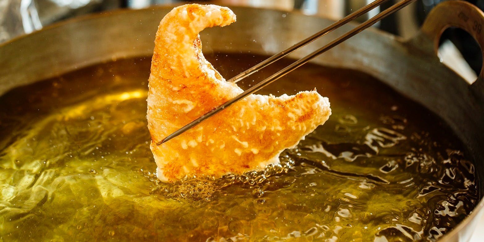 [Tempura Hana] A premium lunch tempura course featuring seasonal vegetables and seafood, approximately 13 dishes