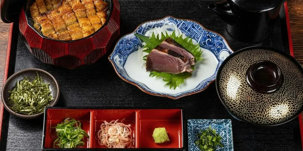 【ランチ限定】うなぎひつまぶし&かつを藁焼き御膳※前々日までに要予約