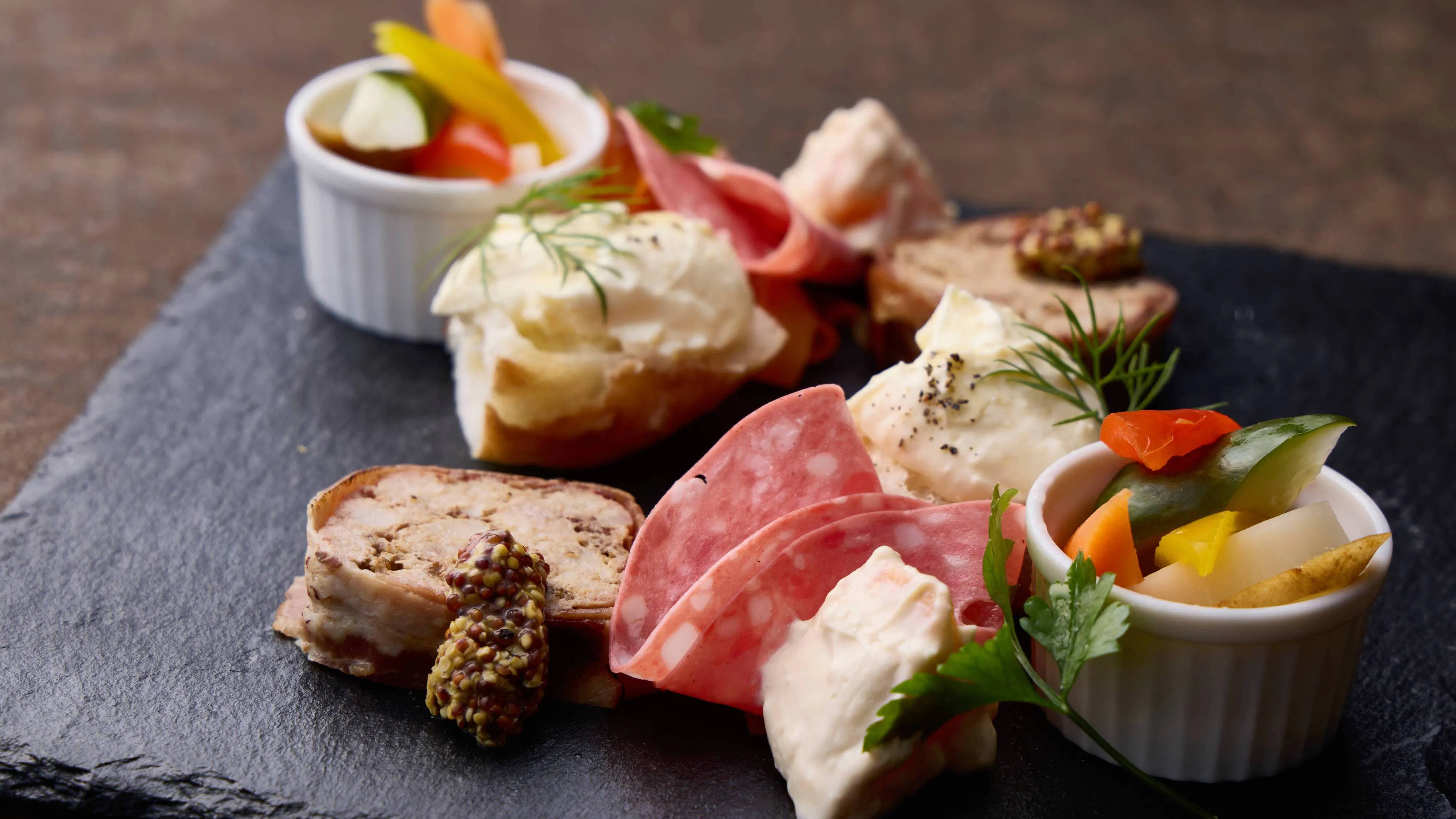 MEAT&WINE WINEHALL GLAMOUR 中之島