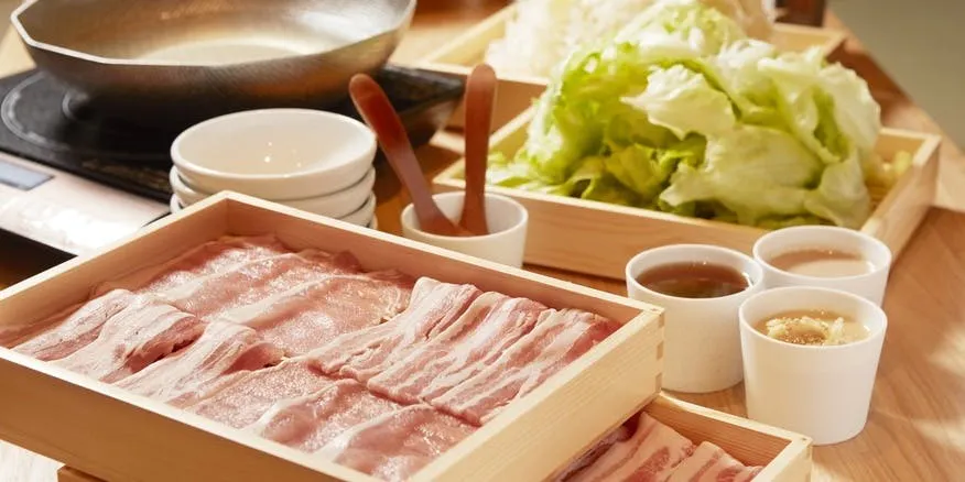 2-hour all-you-can-drink included! 8 dishes in total, featuring three-bred pork shabu-shabu and the renowned sannojiru specialty, the popular "mankitsu nabe" course.