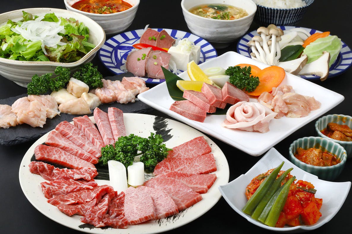 [Reservation Required] Hana Course! Indulge in generously thick slices of grilled salted beef tongue, premium wagyu beef short ribs, and top-quality lean meat. <A total of 14 exquisite dishes>