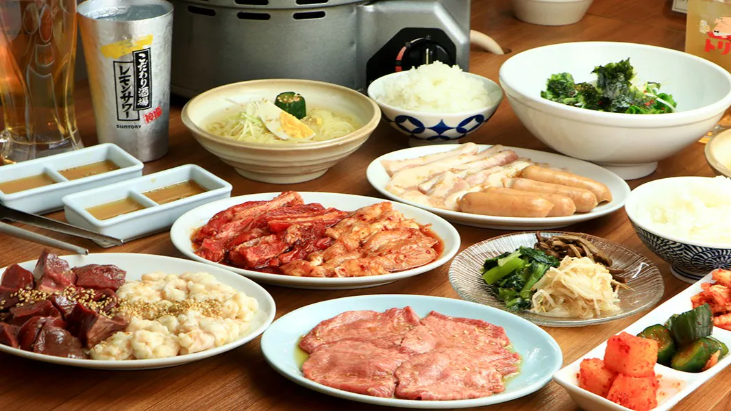 명물 숙성 갈비・자투리 생우설・냉면까지 즐기는 대중 야키니쿠 만족 코스