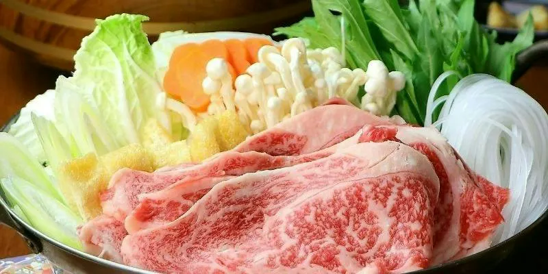【熟成牛の選べる鍋コース】しゃぶしゃぶ×すき焼き 全7品