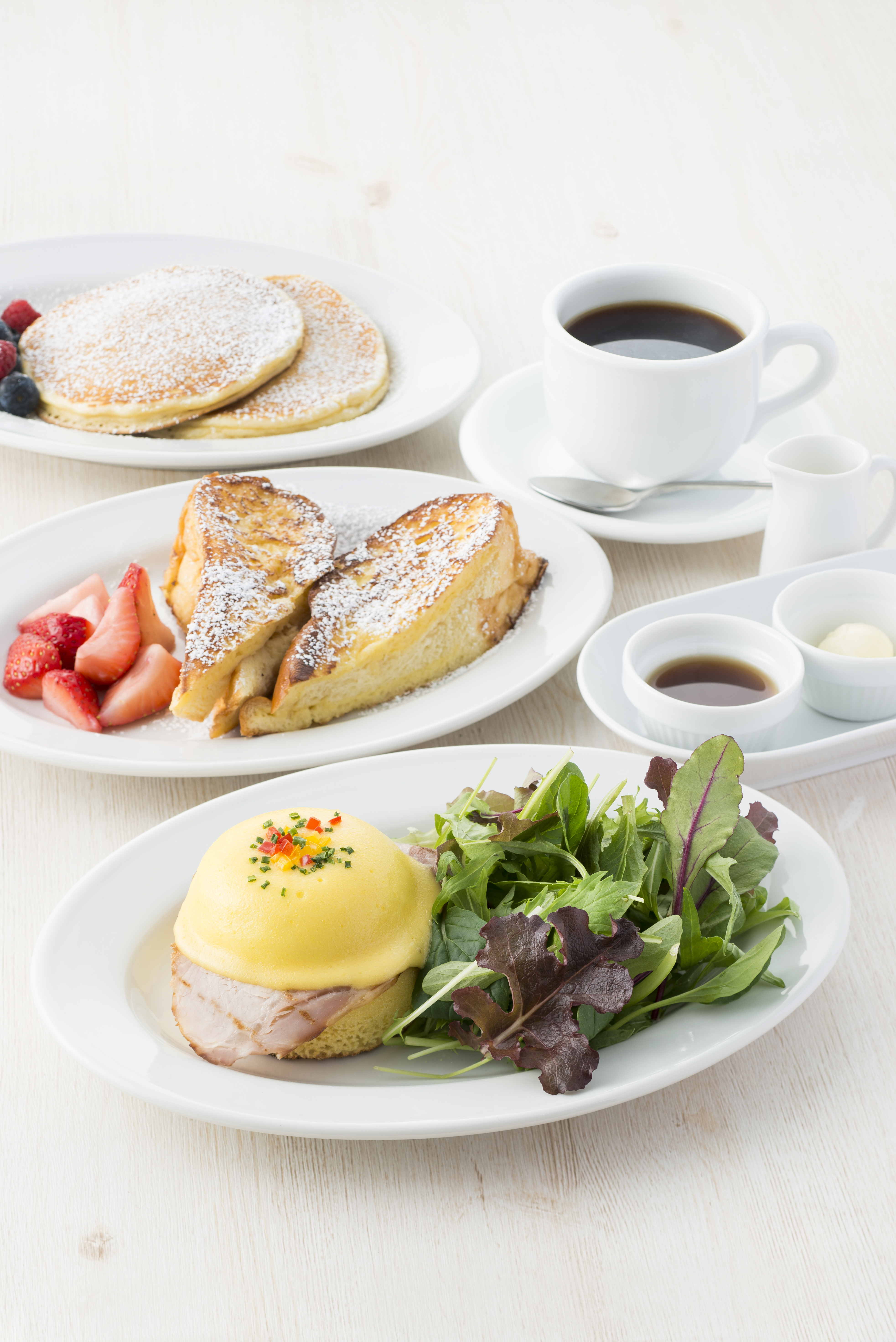 [Signature Course] All three items including Eggs Benedict and Pancakes