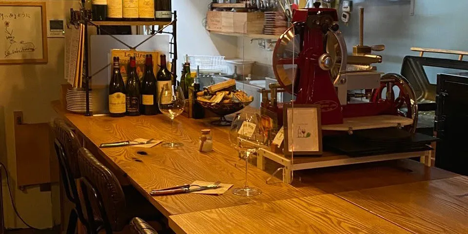 WINE BRASSERIE MULTIPLIER（ミュルティプリエ）