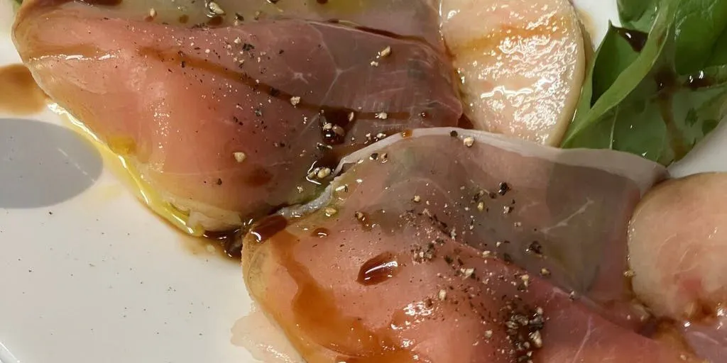 晚餐時段 “Poco”ポコ 以小份披薩或義大利麵為主的輕食套餐