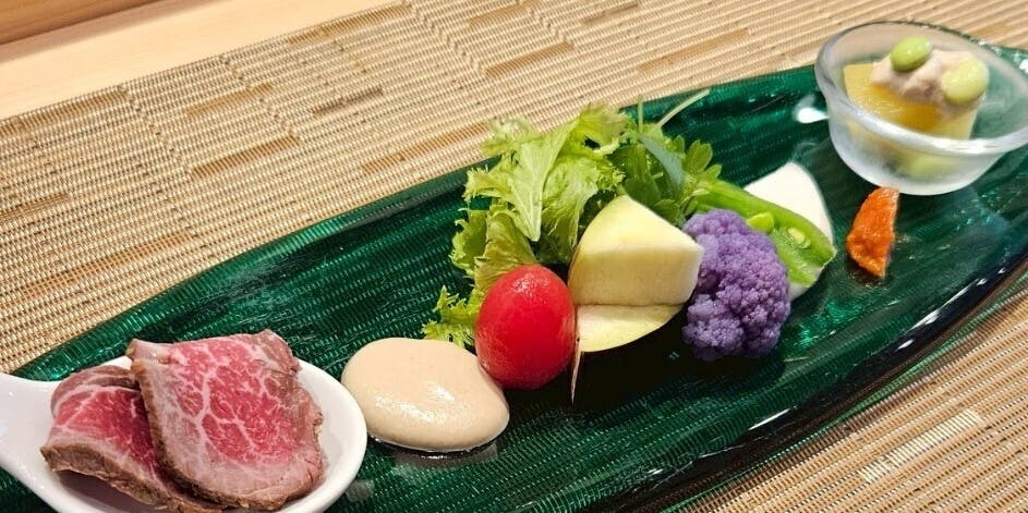 旬の魚や黒毛和牛を堪能する「ごちそうランチコース」全8品