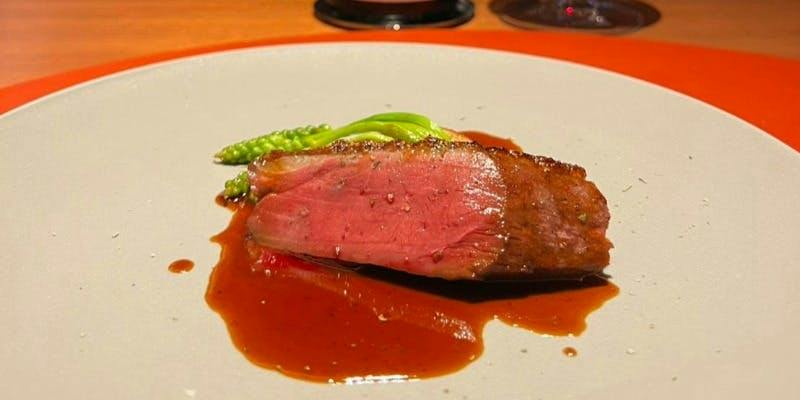 【週末限定】グラスシャンパン付きランチコース　（アミューズ・前菜・魚・鴨料理・デザート・バジル茶）