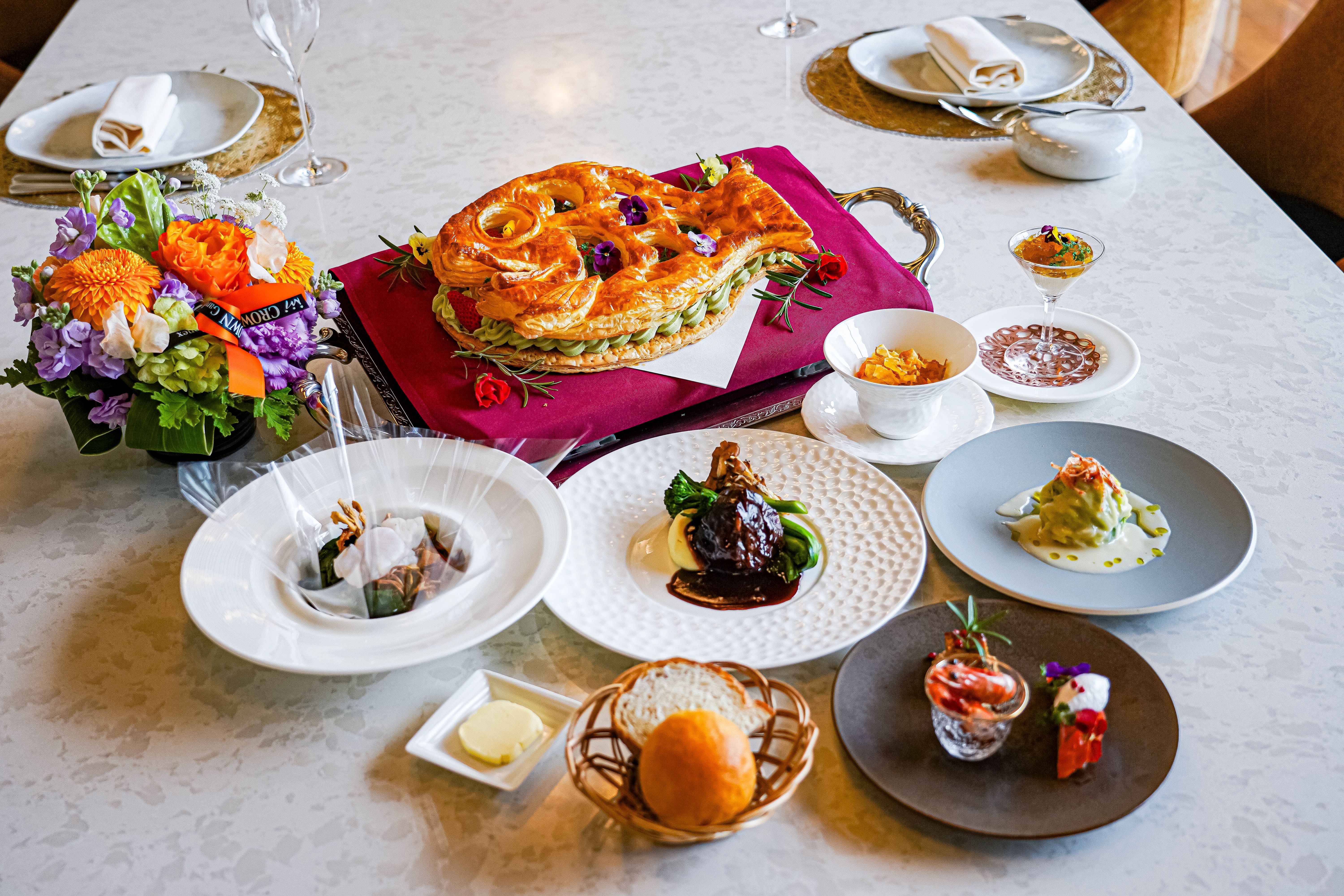  個室プラン【セレブレーションお祝いコース】 結納・お顔合せ・誕生日・年祝いなどに フランス料理全6品
