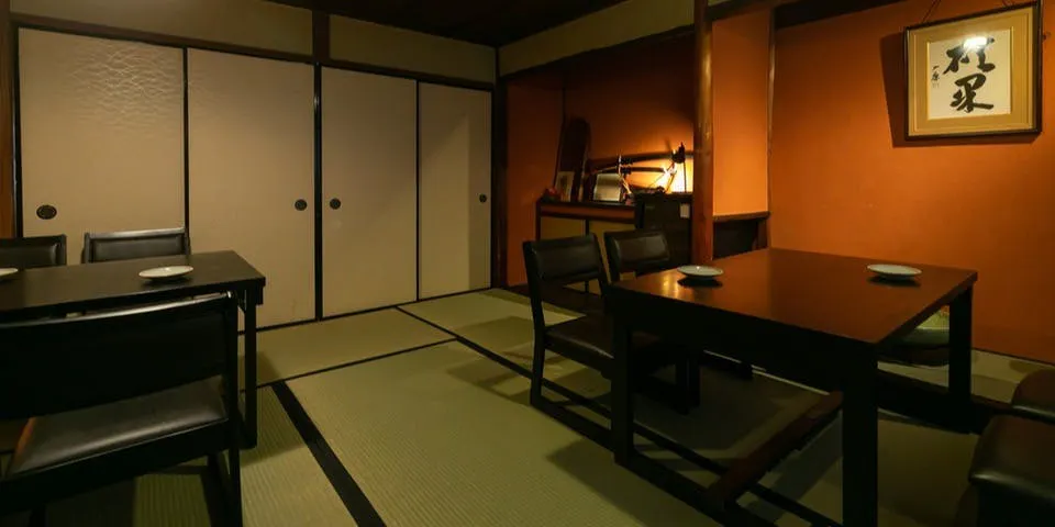 萬 燕楽