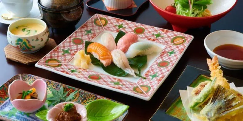 【寿し御膳】お寿司5巻を含む全7品