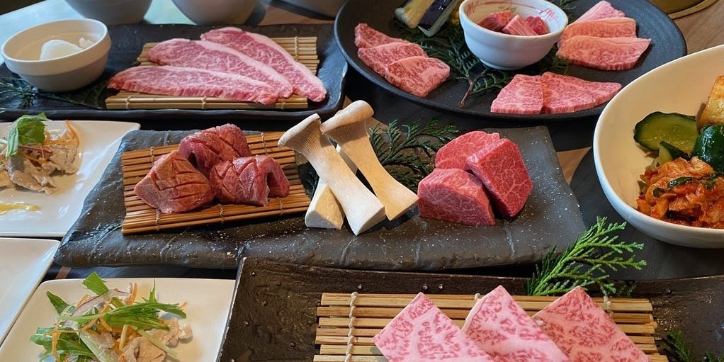 【5,500円特別コース】特選厚切りサーロイン、肉盛合せなど全9品