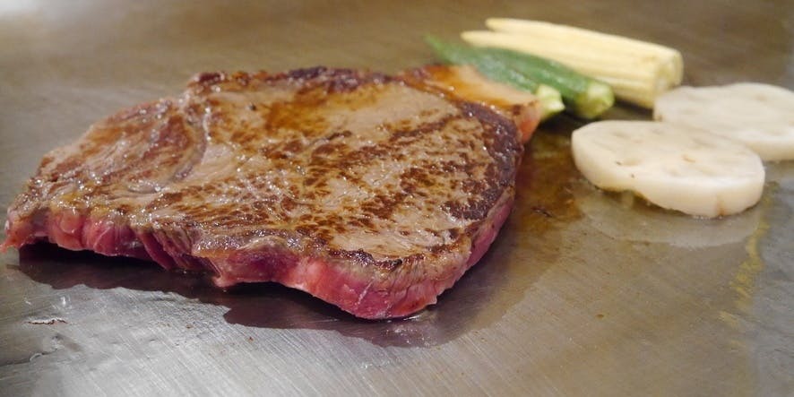 [Hiroshima Beef Tenderloin Steak Lunch Course] Sautéed Sea Bream & Butter-Grilled Oysters, etc.