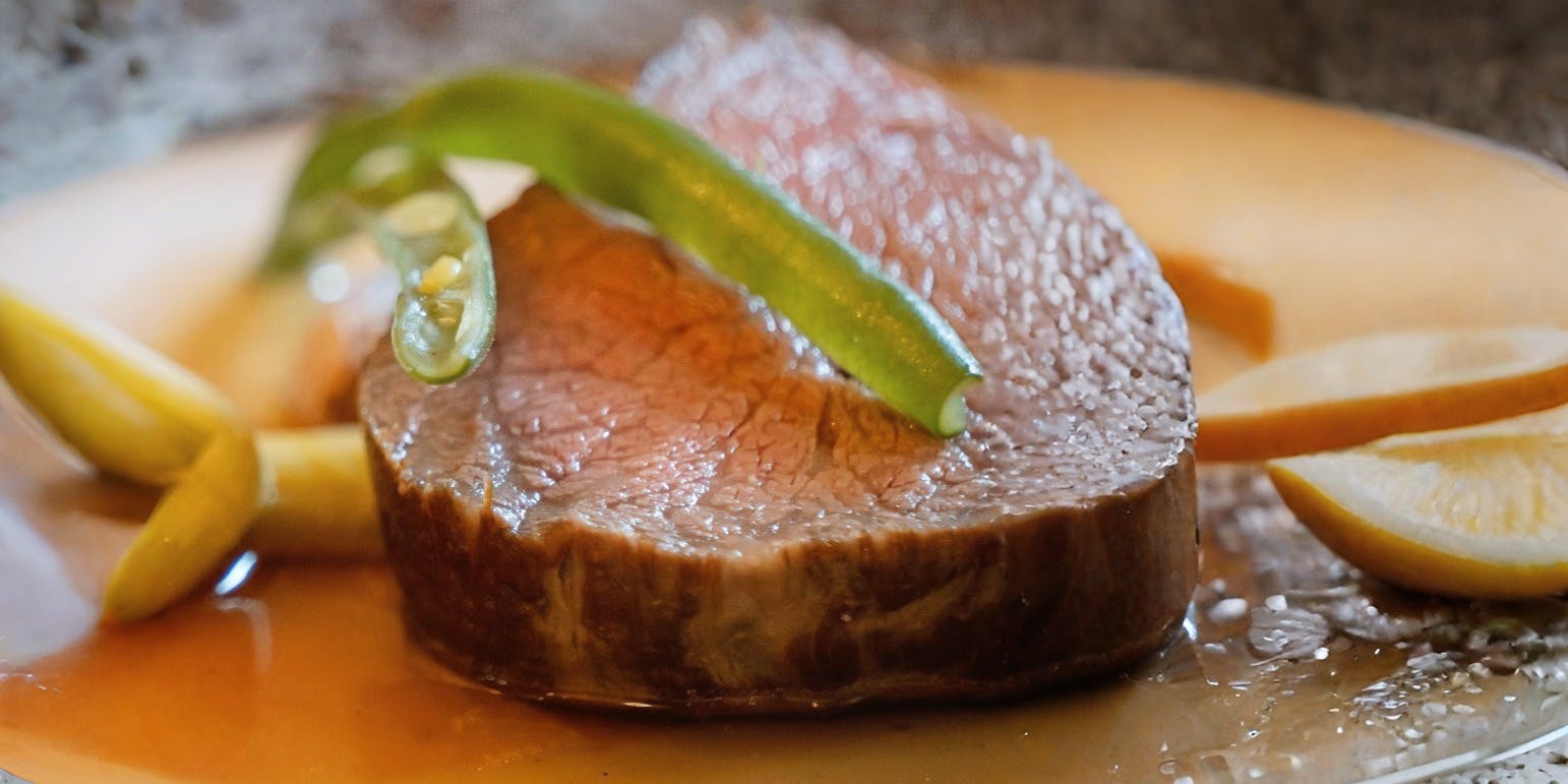 【黒毛和牛シャトーブリアンコース 全8皿】希少部位による肉料理と魚料理の最上級Wメイン