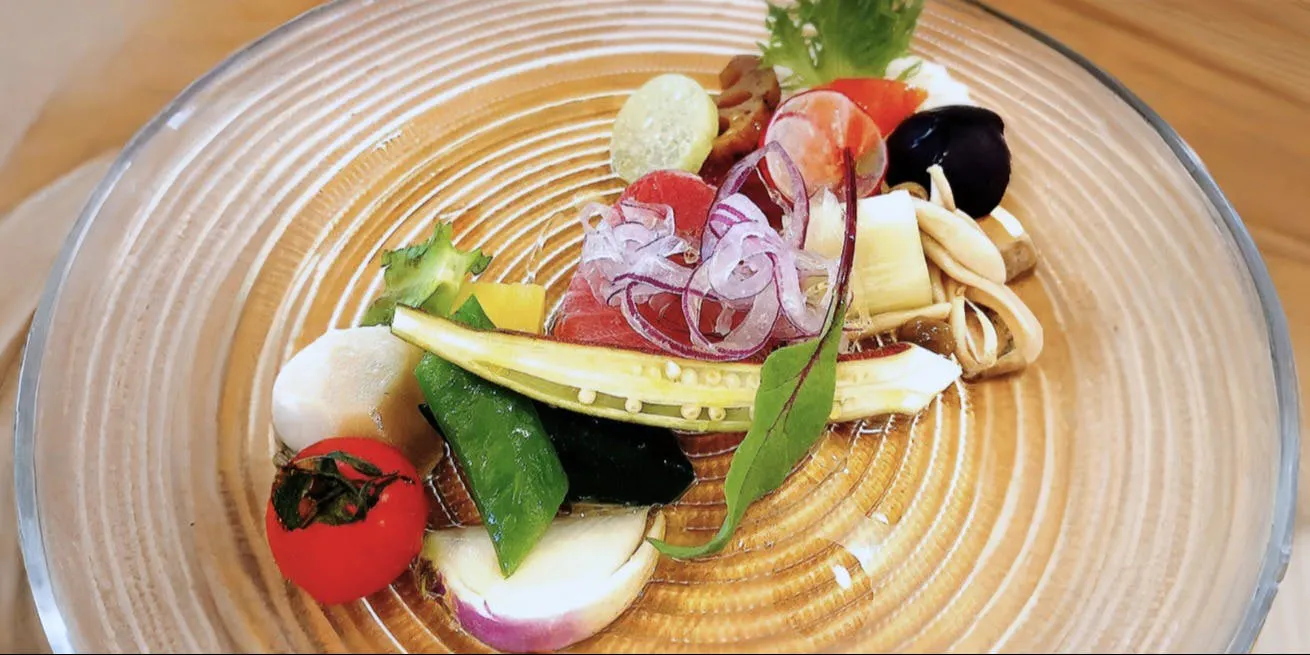 slow food restaurant 5+