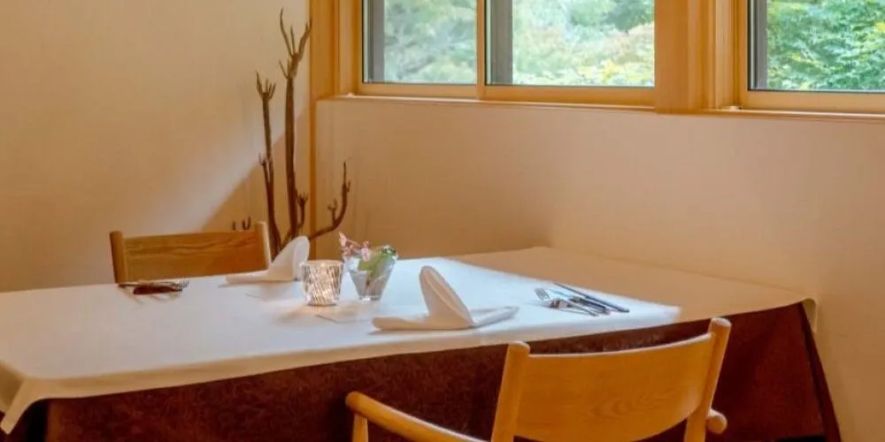slow food restaurant 5+