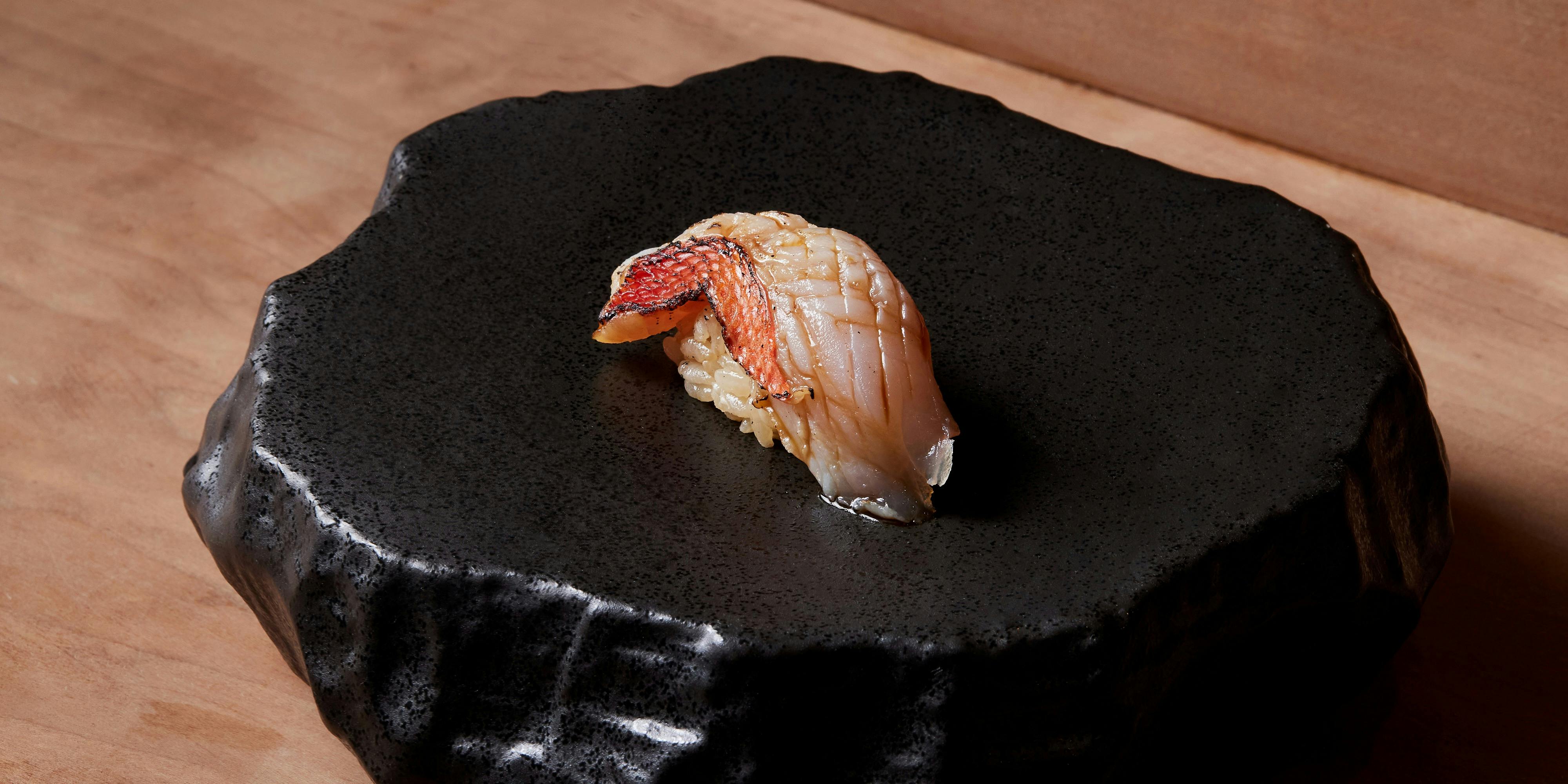 [Nagomi Fine Sake Course: A Feast with Dashi] Nigiri sushi, hand rolls with fatty tuna and salmon roe, creative dishes, and more + 2-hour all-you-can-drink

