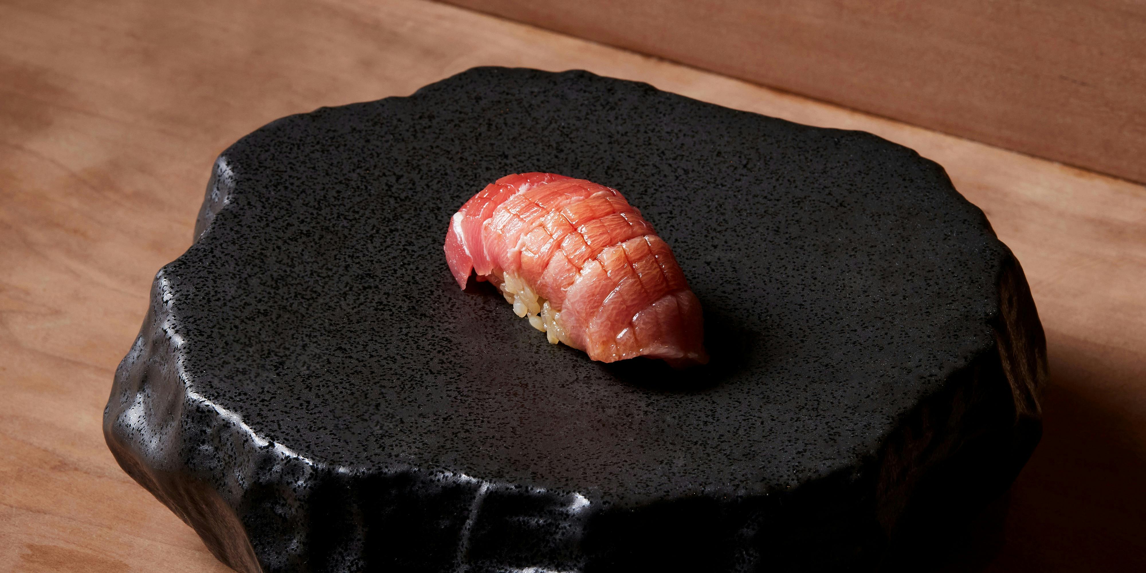 [Nagomi Course – A Harmony with Dashi] Nigiri sushi, hand-rolled toro and salmon roe, creative dishes, and specialty items