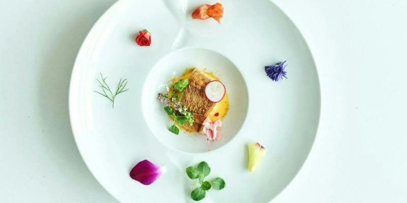 【Xmas2026】組数限定・特別価格×乾杯スパークリング付×魚のパイ包み＆牛フィレ全5品【Xmasランチ】