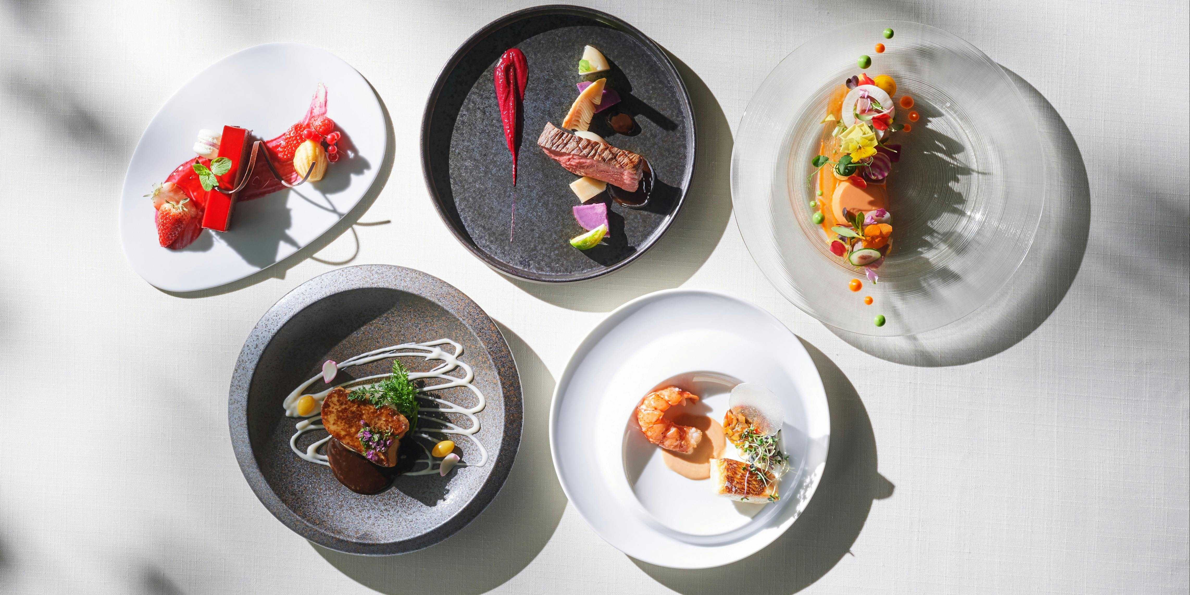 ampersand【Xmas2026】オリジナルクリスマスランチ 魚・肉料理含む全4皿 フレンチフルコース