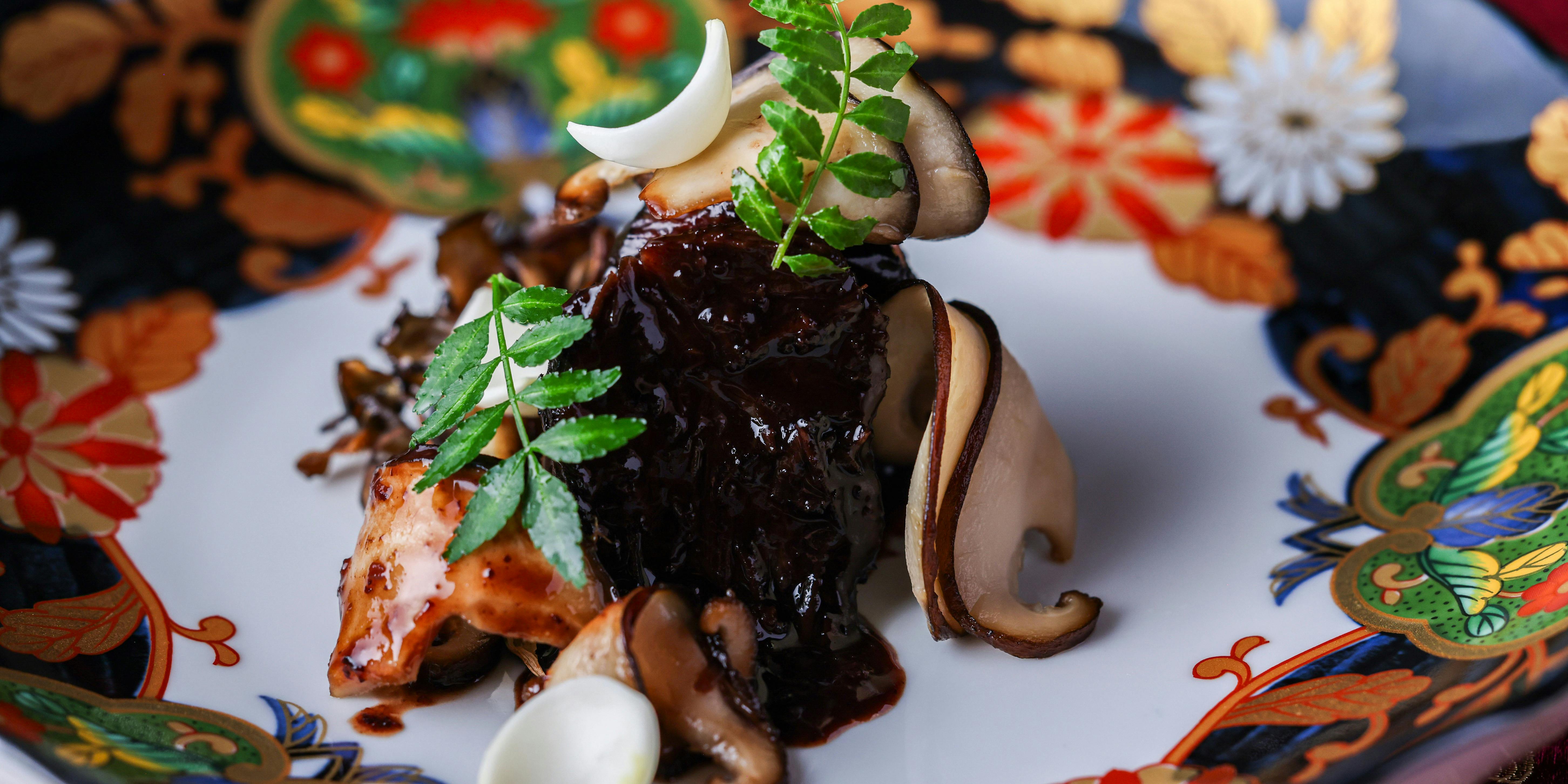 [Junto Course] A Japanese-Western fusion course incorporating medicinal herbs and seasonal ingredients, featuring 9 to 11 dishes