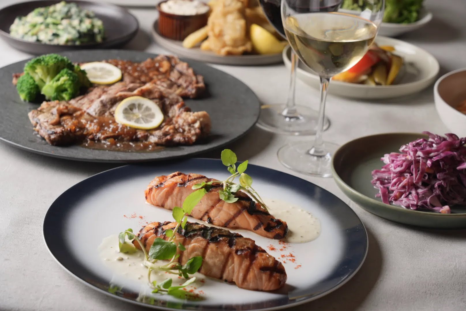 [Meat & Fish Double Main] Enjoy Ribeye & Salmon in a 10-Course Meal + 2 Hours of All-You-Can-Drink