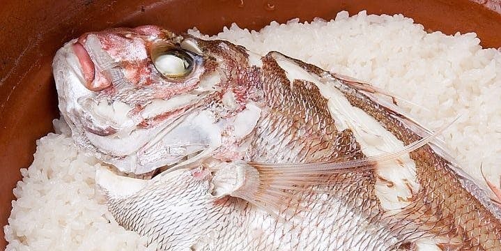 【鲷鱼饭套餐】五种生鱼片拼盘、炖鱼或炭烤、油炸物、鲷鱼饭等共7道菜品