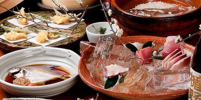 【鯛饭套餐】特上生鱼片、炖鱼或烤鱼、肉料理、鯛饭等共8道菜