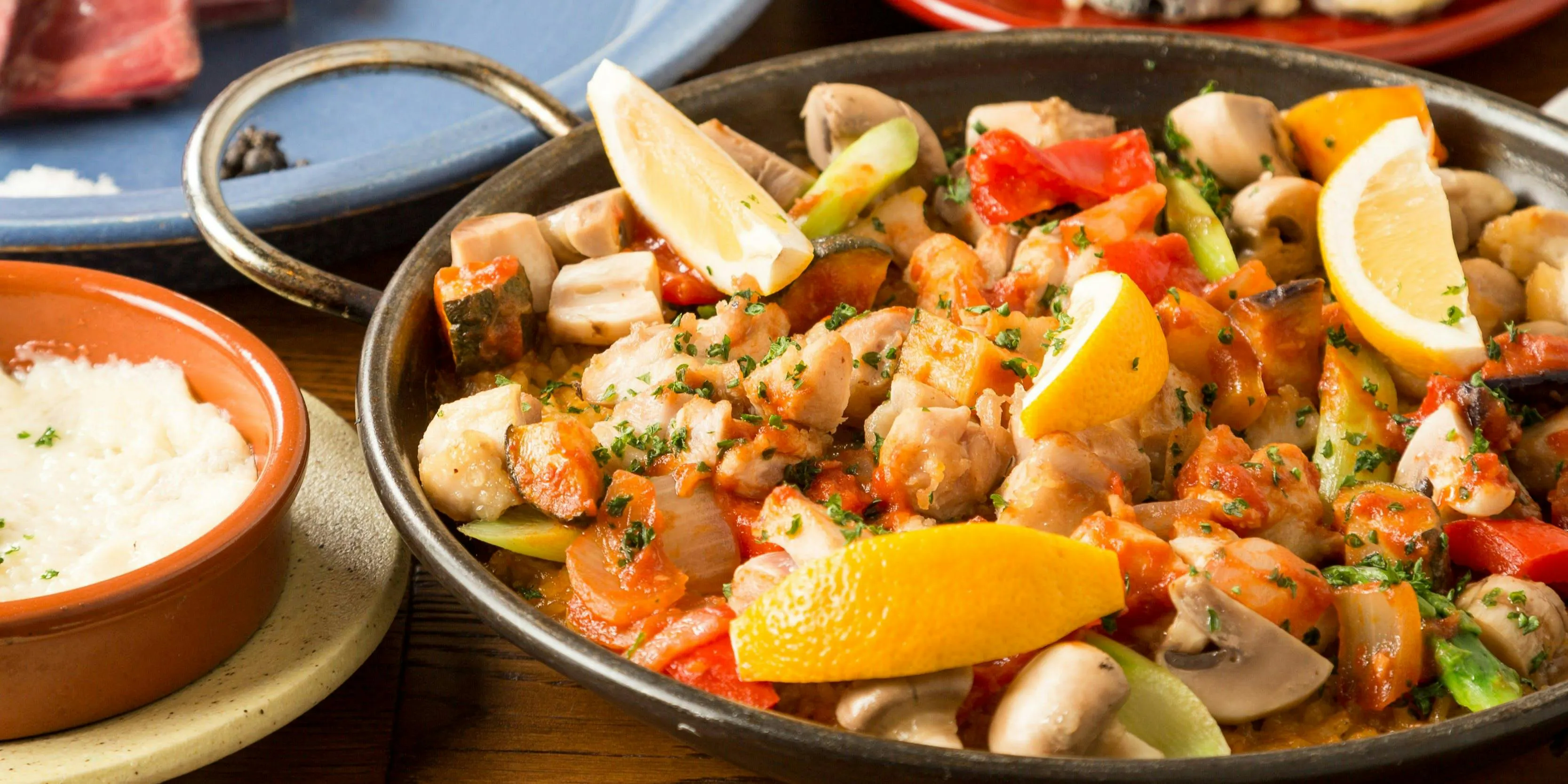【Dinner】Standard HUMO course to enjoy our signature paella and wood-fire grilled steak.