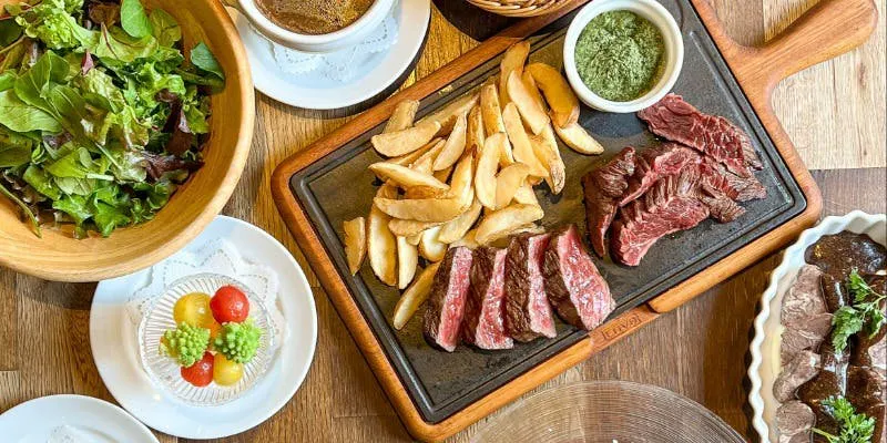 【熟成肉のカルパッチョや豊富な前菜と熟成肉を堪能!Cコース】