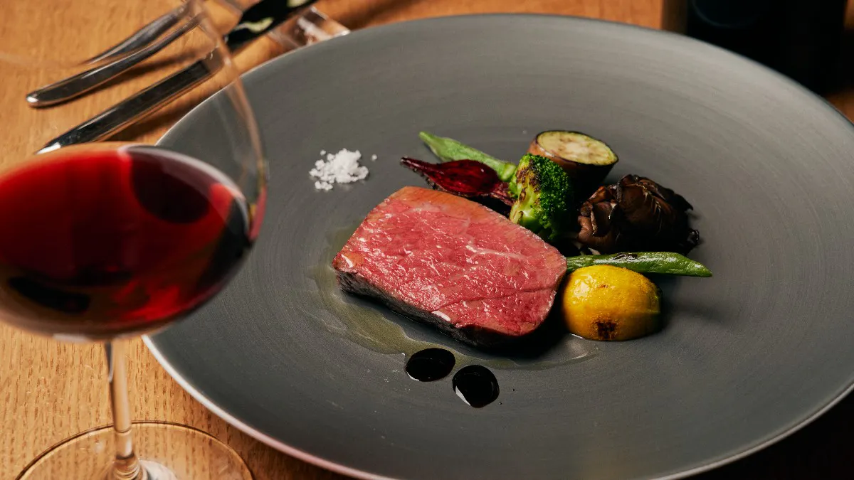 Chef’s Choice Course: An 8-course menu featuring the finest ingredients of the day