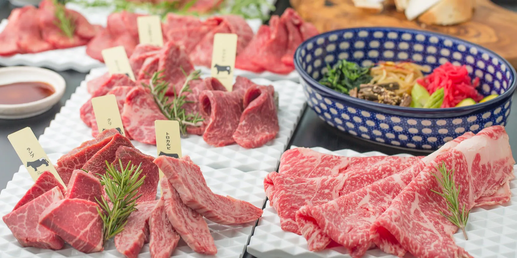【スタンダードコース】上タン食比べ、熟成和牛3種、上ハラミ、特選焼きすき他全16品