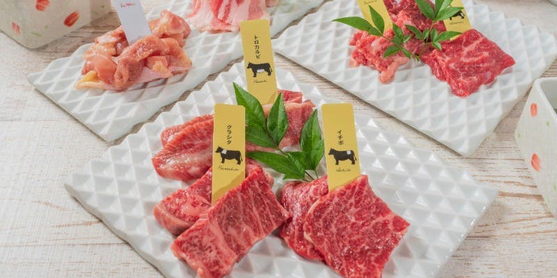 【ランチ極上コース】人気の肉寿司ユッケキンパと焼きすき焼きの熟成黒毛和牛6種を堪能できる極上ランチ。