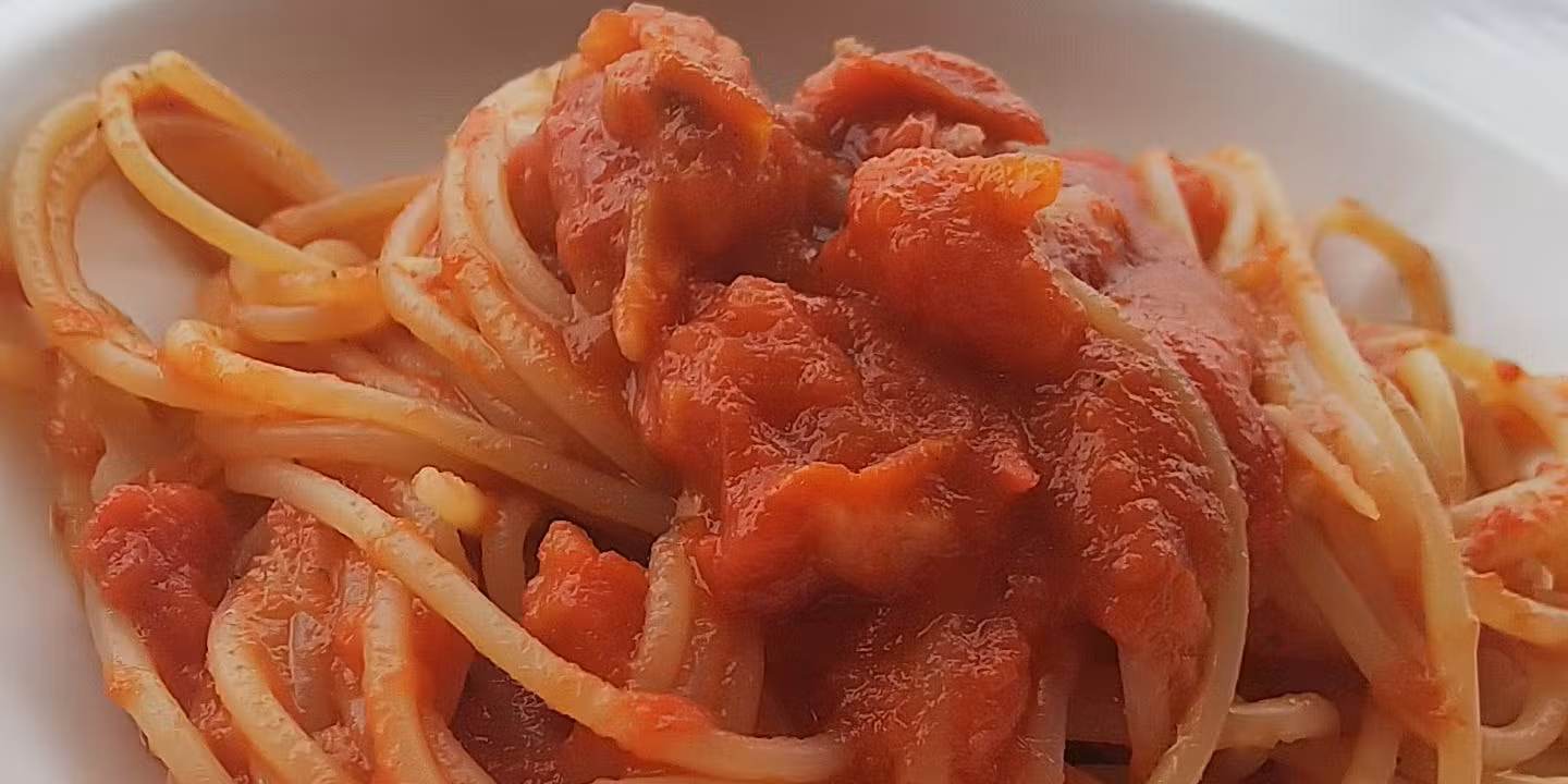 Pasta Lunch: Assorted appetizers, choice of pasta, desserts, and more, a total of 6 items