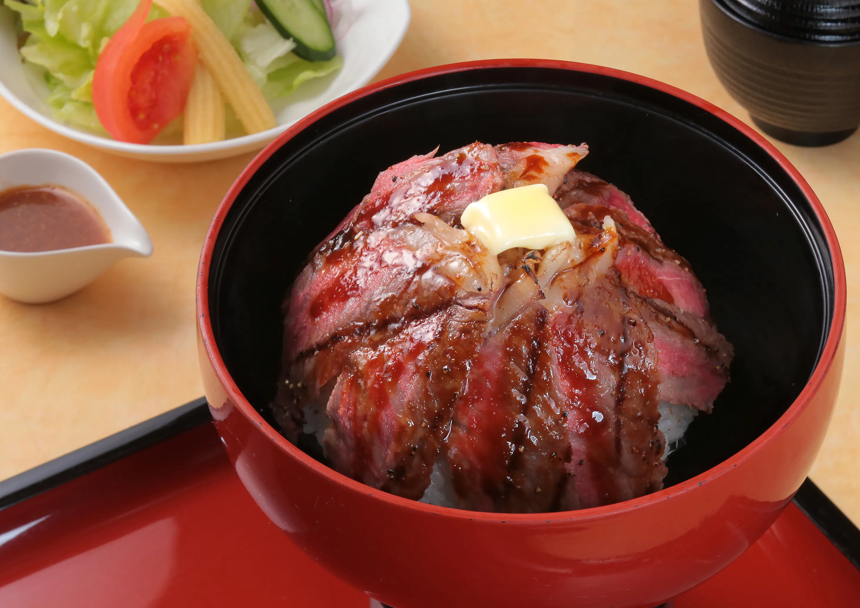 国产牛肉 牛排盖饭