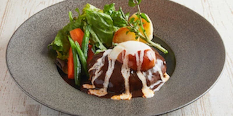 熟成黒毛和牛黒デミグラスハンバーグランチセット～1ドリンク付き～